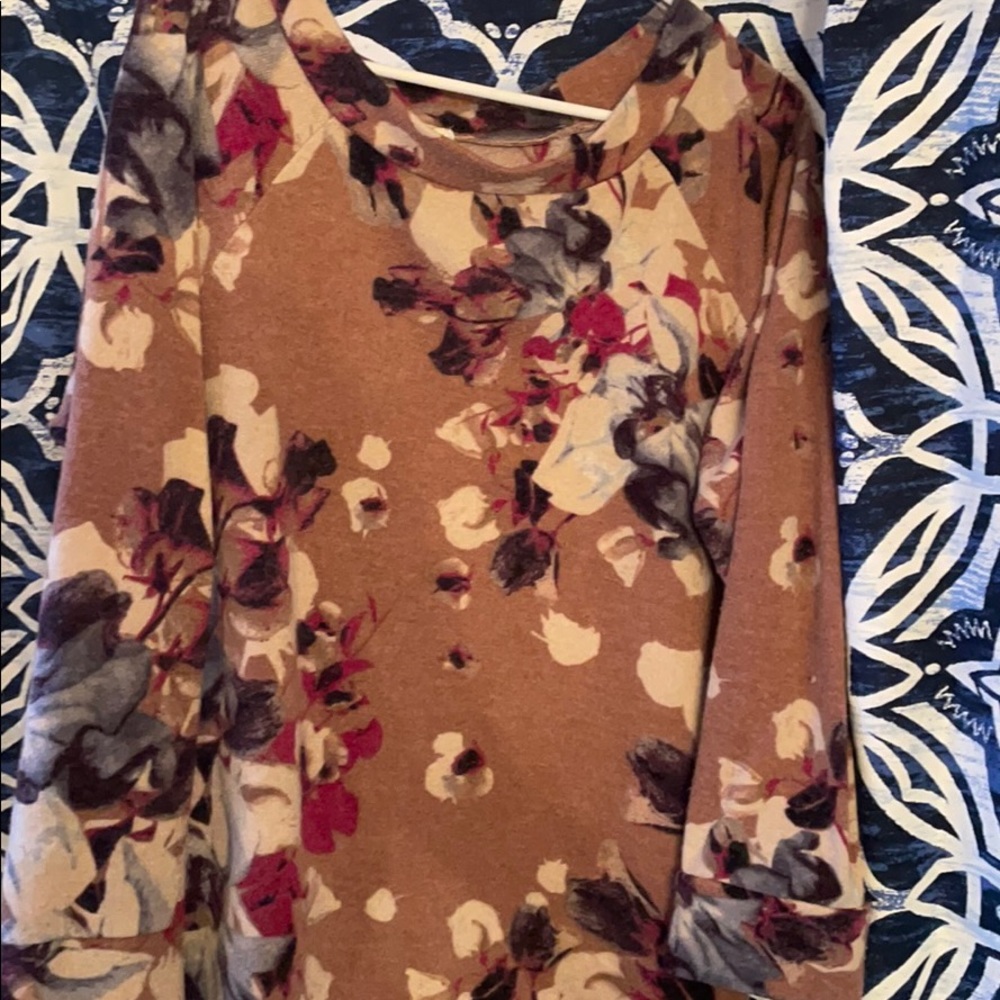 Pretty tunic with pockets